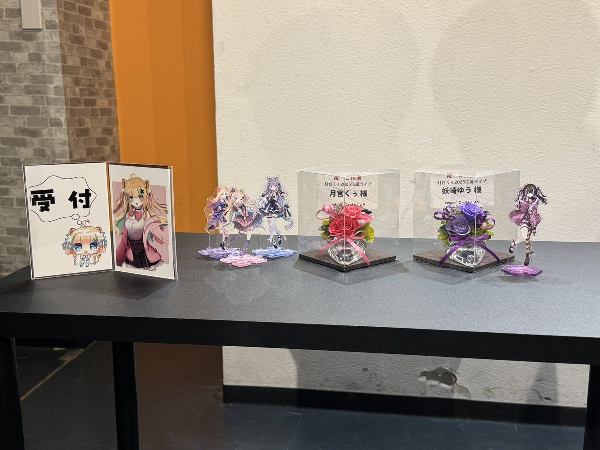 kohuen's tweet photo. 仕事でもないのに2週連続で東京行きなんてどうかしてるぜ!
と思ったら去年まったく同じムーブしてて既にヲワテいた
ほんで去年はアヤサキもいたんや・・・(´・ω・`)
#もしもしくぅちゃん #月宮くぅ
#妖崎ゆう #GGGs #VRAID
#C106 https://t.co/MPKz0nP2Ui