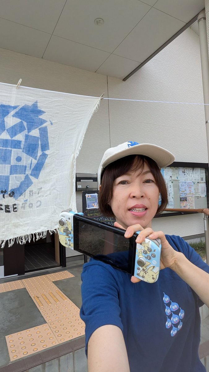 tkcf176's tweet photo. 家から離れてこういう日もあっていいでしょう☺️
#トーキョーコーヒー #TKCF #不登校 #居場所 #オンライン #メタバース #ロブロックス #マイクラ #ドラクエ https://t.co/NLAWNorbPZ