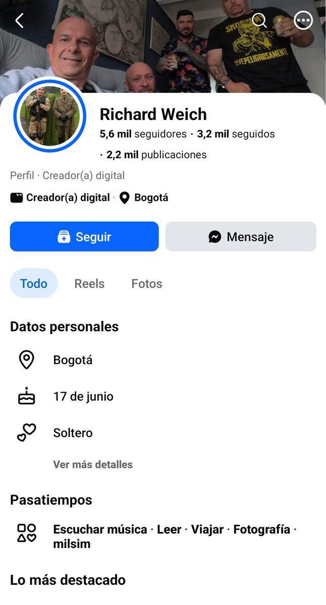 rokolaw's tweet photo. @petrogustavo Este es el lider de los nazis en Bogotá, recluta jóvenes , les vende propaganda y libros. Y apoya grupos paramilitares como el clan del golfo . https://t.co/jPo1faLZ5w