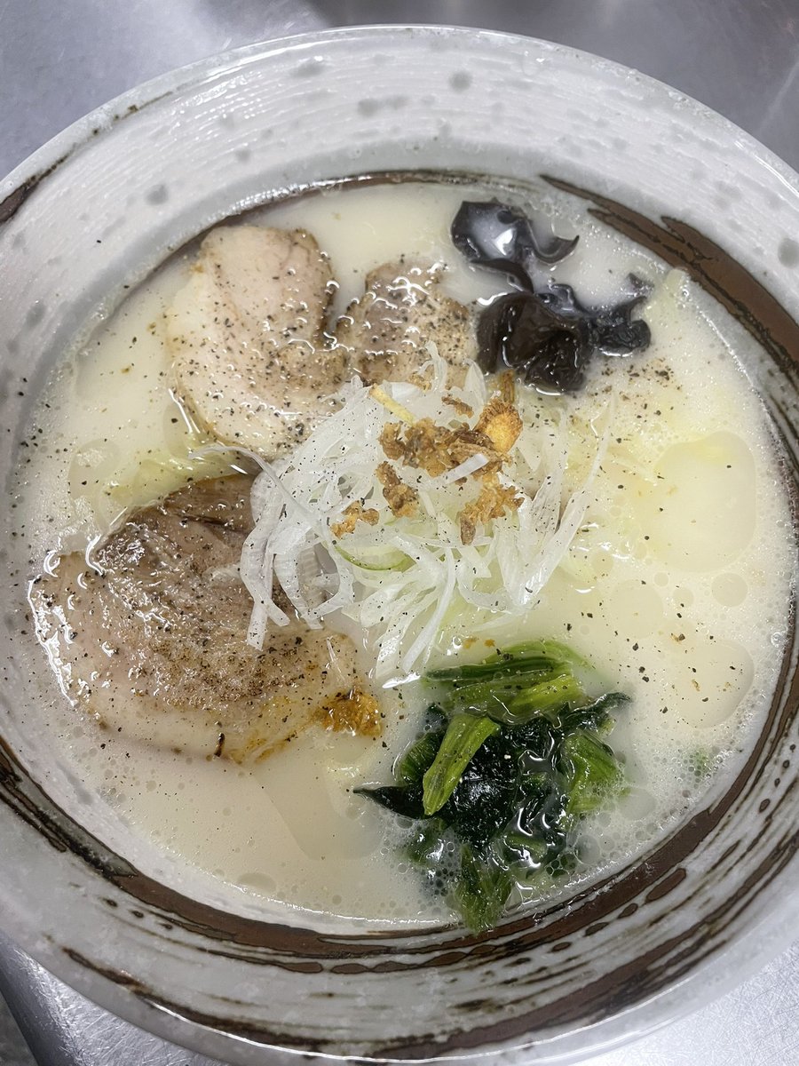teppen0225's tweet photo. おはようございます！

今週もスタートします✨
今朝は曇り空広がる柏崎です☁️

どんより天気はしばらく続くようですね😓
梅雨明けまでもう少し💦
体調にしっかり気をつけて今日も1日頑張っていきましょう٩( 'ω' )و

7/14火曜日✨
よろしくお願い致しますm(_ _)m https://t.co/esLUNpcW5H