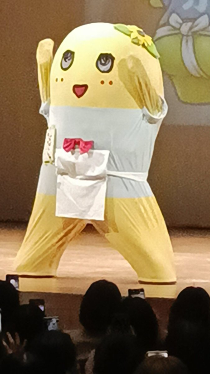 riejupiter0131's tweet photo. @funassyi ふなちゃんーおはなっしー💙💛暑いけどがんがるなっしー https://t.co/tEBA2jrzlW