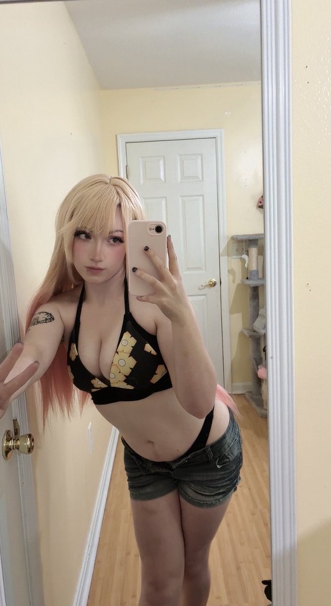 star_s0upp's tweet photo. come swim with me? >_<
#cosplay #marinkitagawa #mydressupdarling #nsfwtwtً #fansly #cosplaynsfw https://t.co/3LC6bXY8st