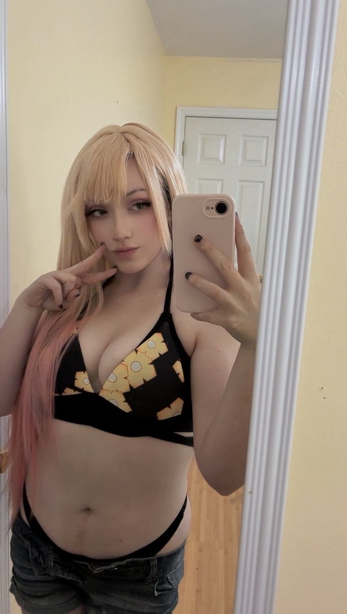 star_s0upp's tweet photo. come swim with me? >_<
#cosplay #marinkitagawa #mydressupdarling #nsfwtwtً #fansly #cosplaynsfw https://t.co/3LC6bXY8st