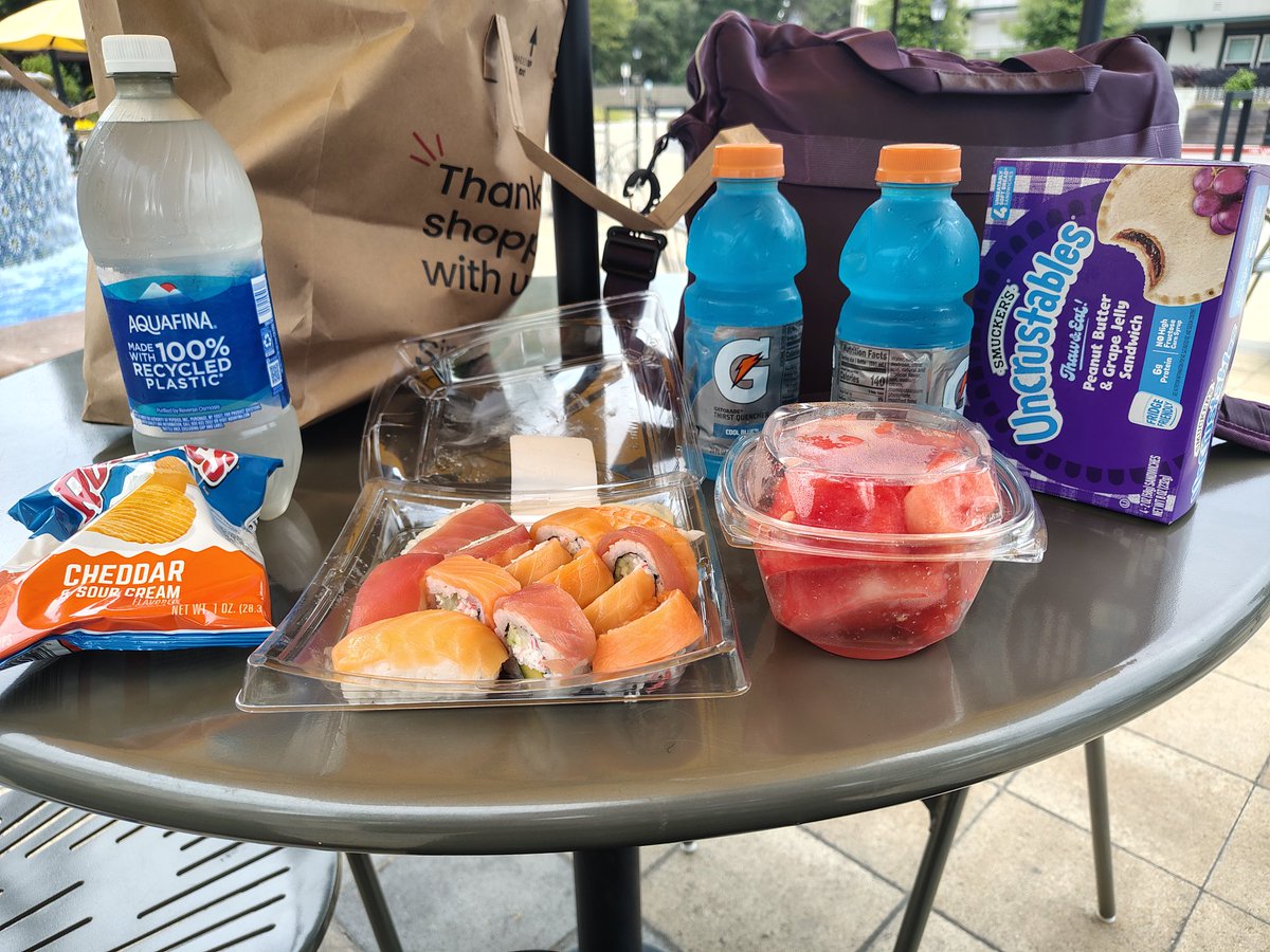 MarcusIDuPree's tweet photo. #Lunch https://t.co/4cC2baHyvN