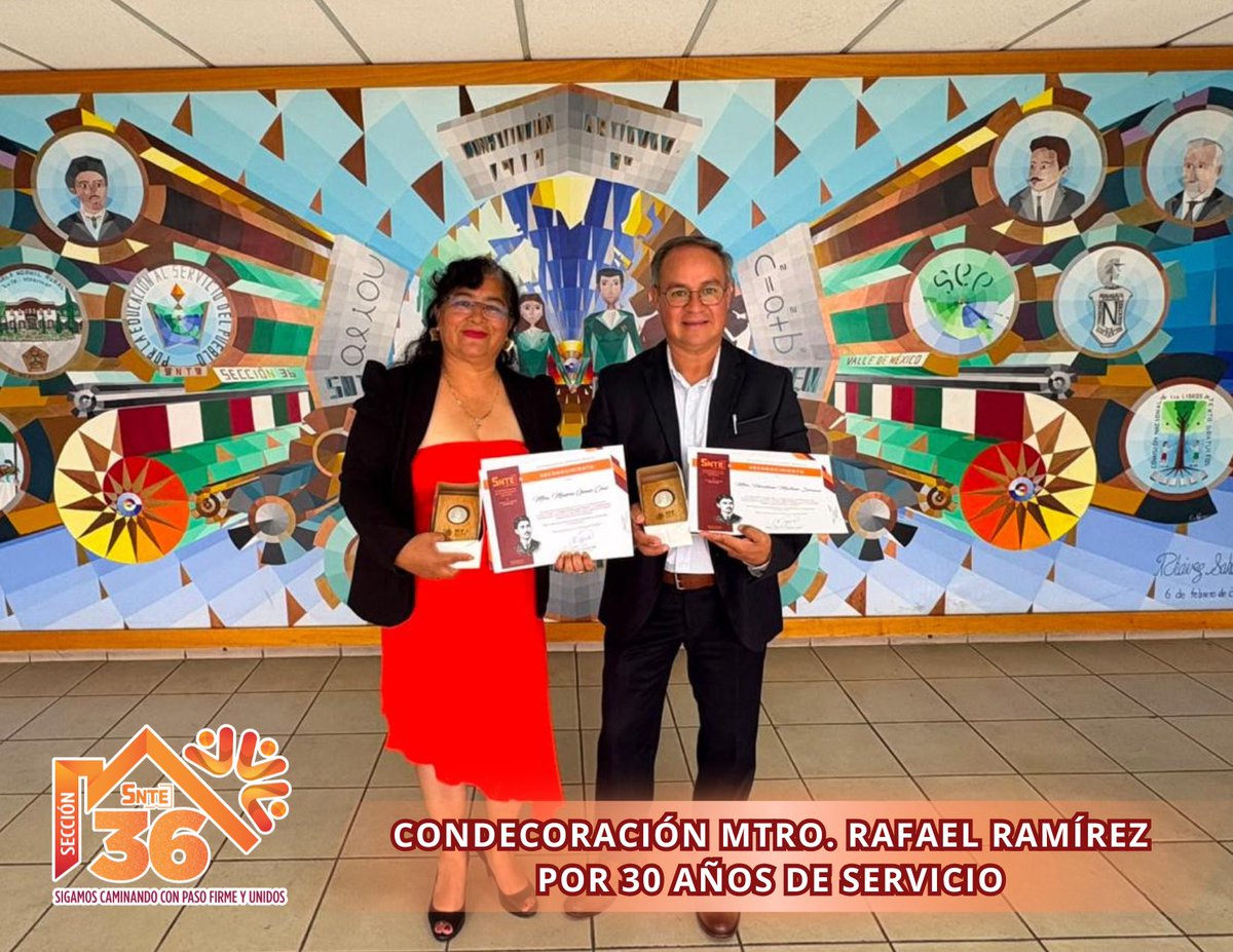 Seccion36Ofic's tweet photo. 🟠 La entrega de la Condecoración “Maestro Rafael Ramírez”, otorgada a quienes han cumplido 30 años de servicio docente, representa el reconocimiento al compromiso, la vocación y la entrega de mujeres y hombres que han dedicado su trayectoria a fortalecer la educación pública. https://t.co/WnQsAnXiOs