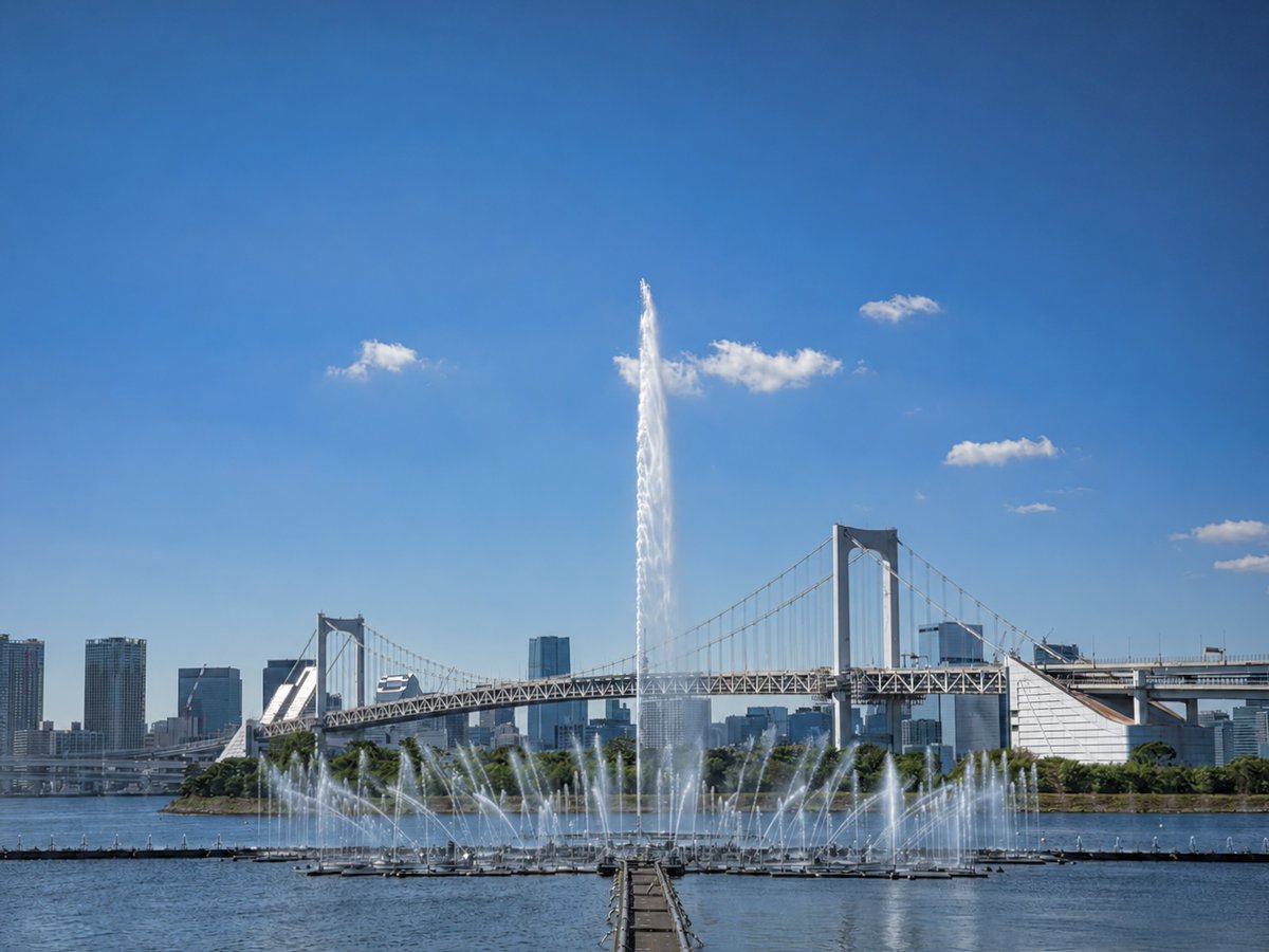 TMSOnews's tweet photo. お台場にオープンした世界最大級の噴水施設「東京アクアシンフォニー」では、圧巻の噴水ショーに合わせて #都響 の演奏がお楽しみいただけます⛲

〇すぎやまこういち：
ドラゴンクエスト『ロトのテーマ』『そして伝説へ』
©SUGIYAMA KOBO
〇パッヘルベル：カノン（指揮／小泉和裕）

上演開始時間とプログラムは下記URLよりご確認ください。
https://t.co/1WyPjjmsqp