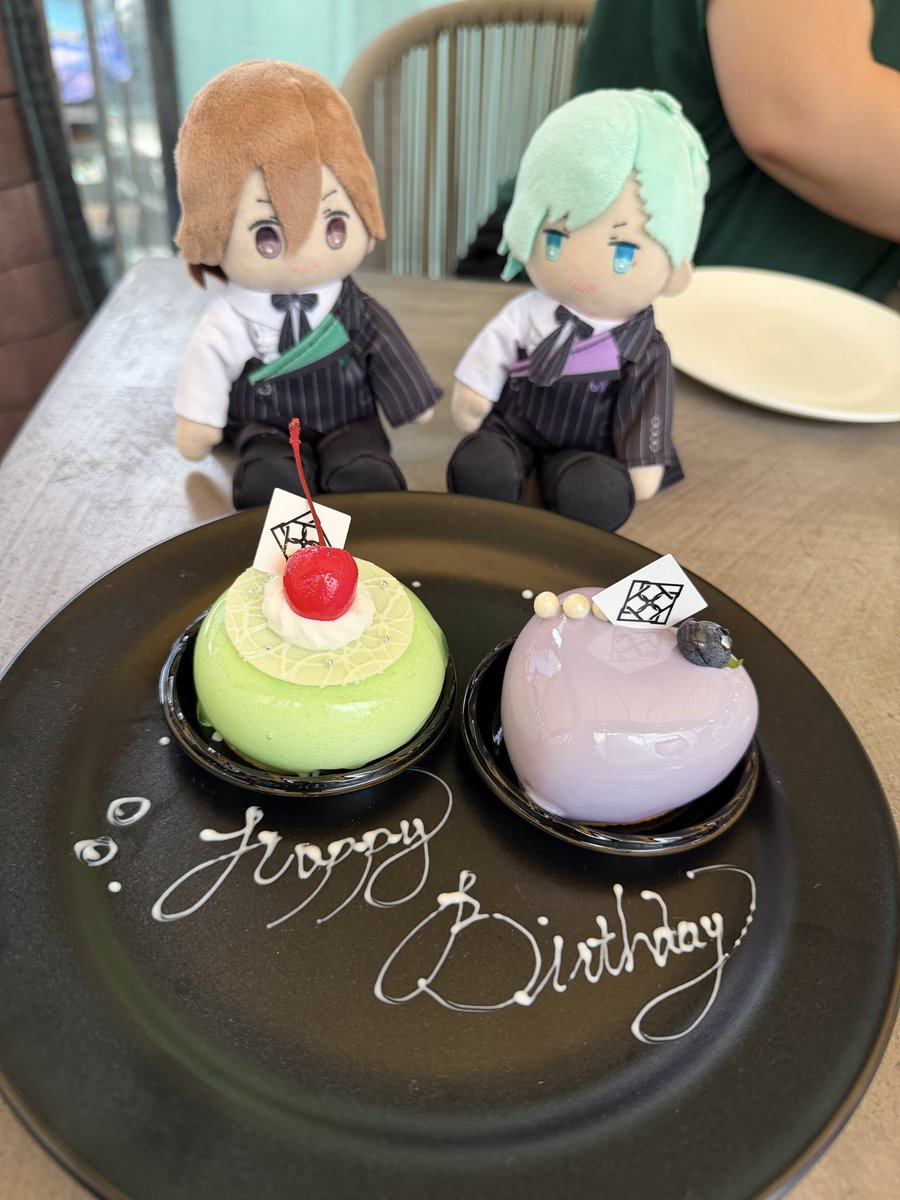 sophiansrumi's tweet photo. 遅くなりましたがw
嶺ちゃん誕生日おめでとう笑
お友達とお祝いにきました〜
#utapri_reiji_BD2026 
#THEBLUE https://t.co/p2nSdvHGqe