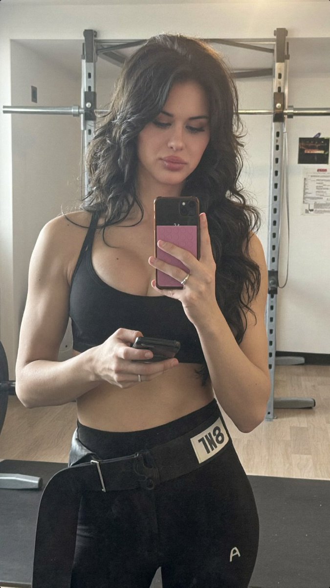 Pumpandaura's tweet photo. Trans girl who made the hardest choice look effortless.. see it? 🏳️‍⚧️ https://t.co/MUHGIMLgqA
