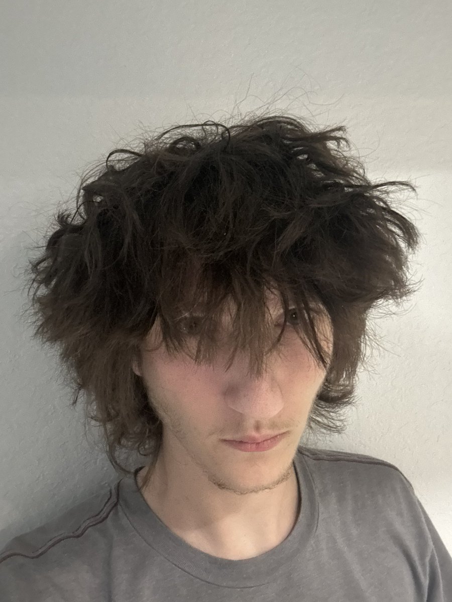 SBStuka's tweet photo. I’m fucking balding it’s over it’s literally so fucking older, these pedo foids will never accept my tender young heart now🥀💔 https://t.co/RPlprFHMWy