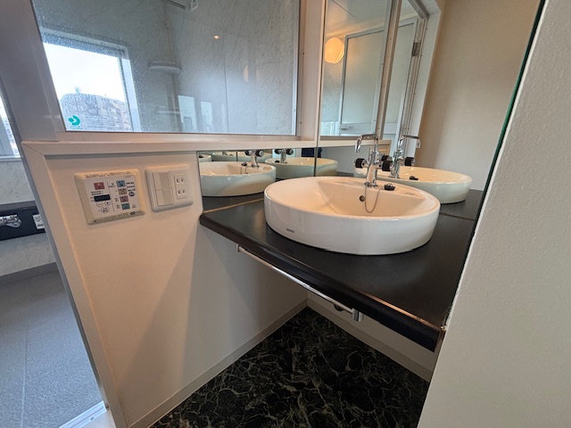 kenzaisha's tweet photo. 【建財社】営業部です。
📌お勧め物件紹介📌
物件名:AXIS(アクシス)
所在地:仙台市青葉区梅田町
築年月:2005年2月
ペット飼育可(犬・猫)のデザインマンションです!
https://t.co/13R8njCQ70
#建財社 #仙台賃貸 #AXIS #アクシス #ペット飼育可 #デザインマンション #梅田町 #動画 #パノラマ画像 https://t.co/6FuBIwaAKq