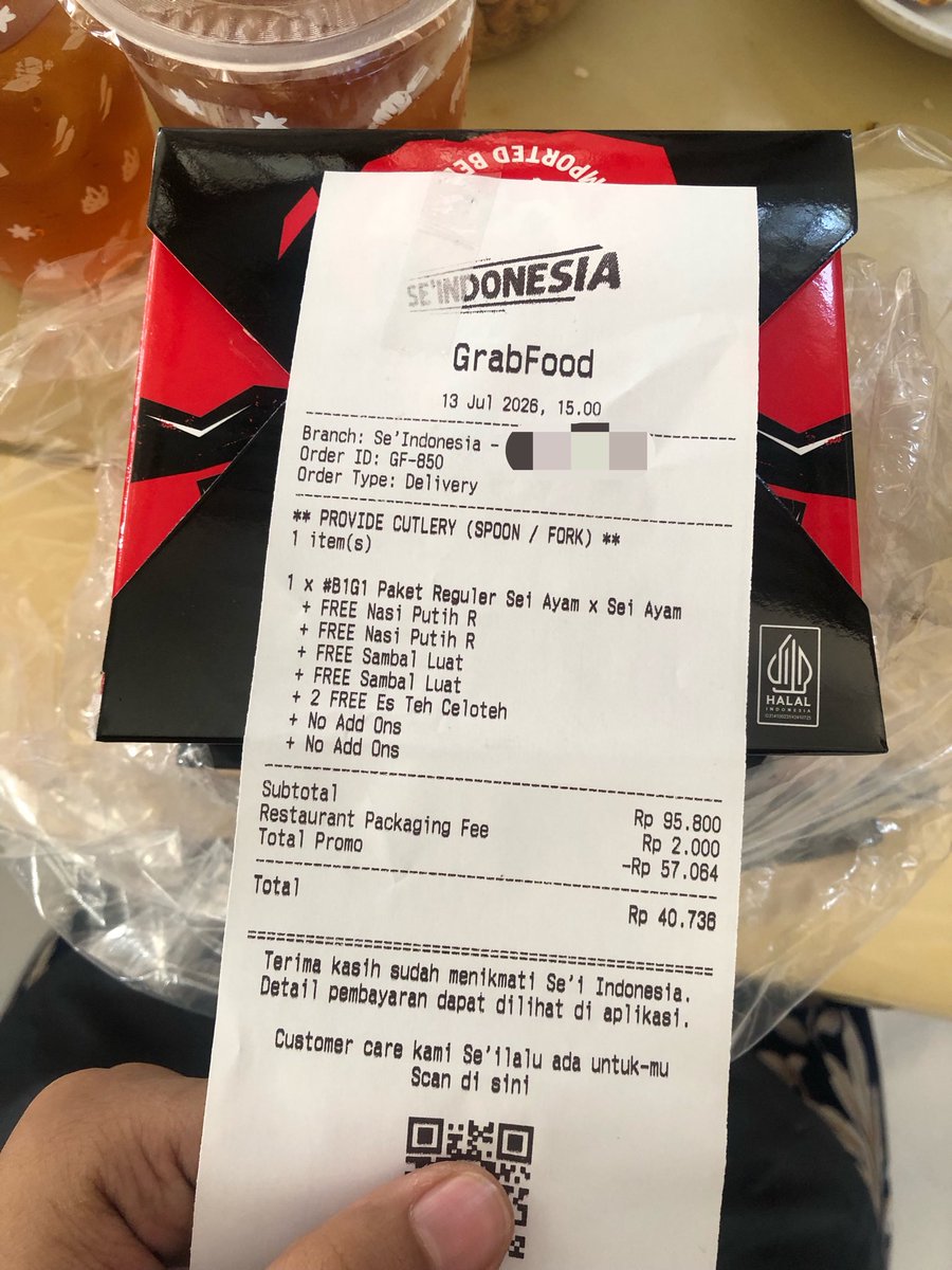 riyshaa77's tweet photo. in this economy makan siang 2 nasi 2 minum cuman 20k doang😭🙏🏻 di seindoesia https://t.co/ZgYowqxVNp 
#seindonesia #promo #promoshopefood #promograb https://t.co/gb6q6pKRWN