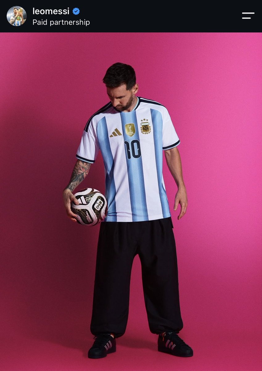 M10GOAT's tweet photo. 🚨 الأسطورة ميسي عبر IG:

خطوة أخرى من أجل النهائي الثالث! ⚽️🇦🇷 https://t.co/OJJ54oEfBu
