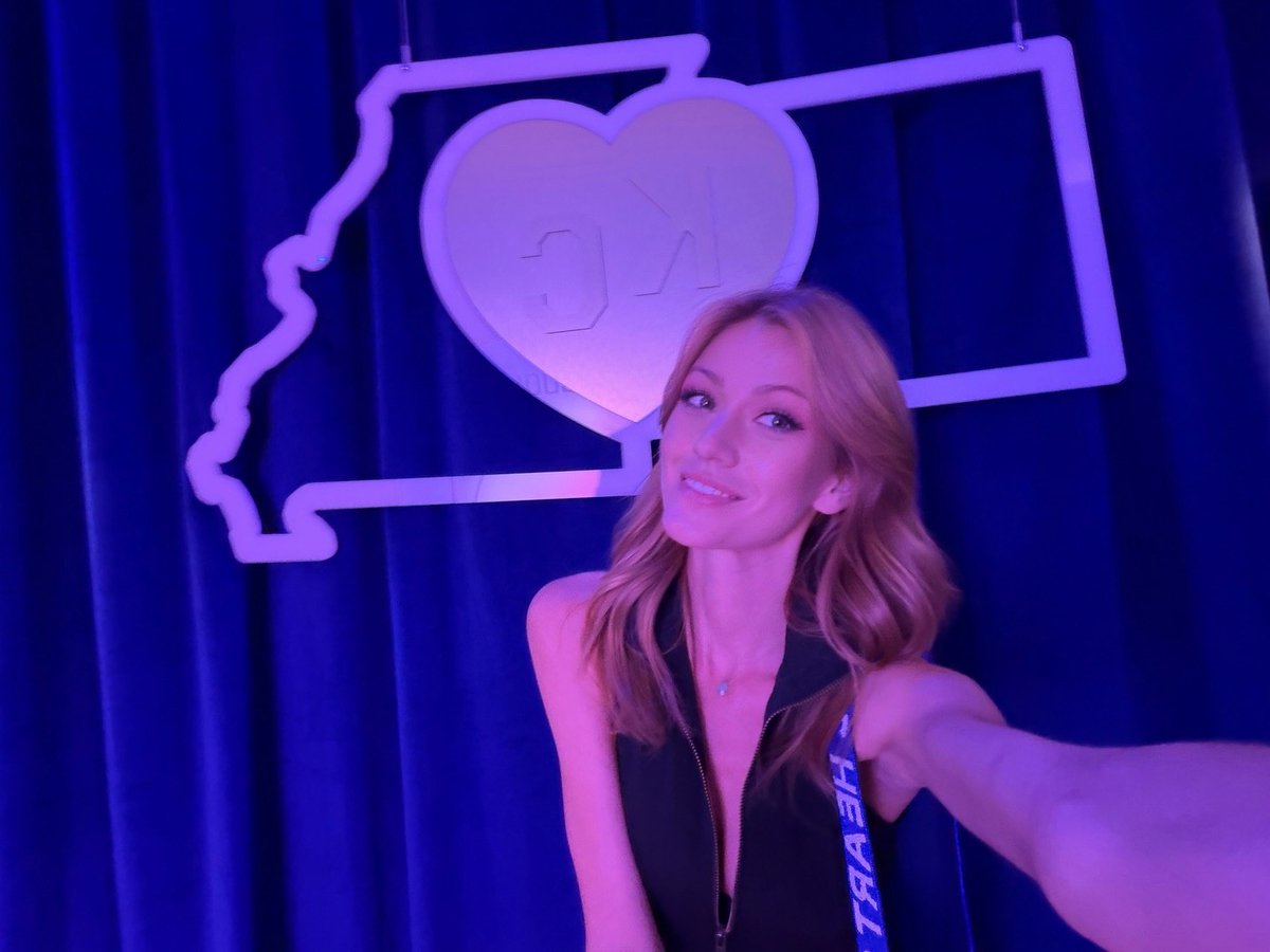 Anastasi1342950's tweet photo. Football ⚽ fans, where you at?
@Kat_McNamara This one's for you!
#WeAreKansasCity #ArgentinaVsSwitzerland #FIFAFanFest @UnionStationKC @FWC26KansasCity #shadowhunters @ShadowhuntersTV
If you don't mind, I'd really appreciate your support on Instagram:
https://t.co/21cGGBGexO https://t.co/j63lYnGE4L