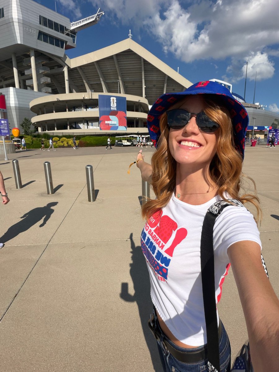 Anastasi1342950's tweet photo. Football ⚽ fans, where you at?
@Kat_McNamara This one's for you!
#WeAreKansasCity #ArgentinaVsSwitzerland #FIFAFanFest @UnionStationKC @FWC26KansasCity #shadowhunters @ShadowhuntersTV
If you don't mind, I'd really appreciate your support on Instagram:
https://t.co/21cGGBGexO https://t.co/j63lYnGE4L