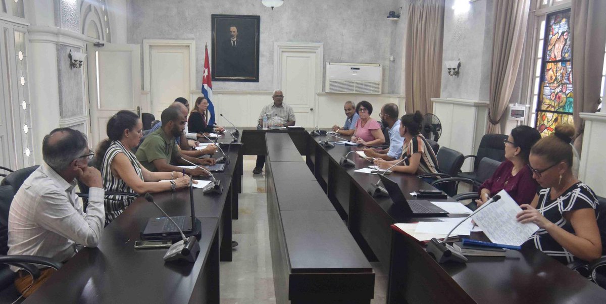 Oscar_CubaTSP's tweet photo. Reunión de la Secretaria Técnica de la Transformación Digital en el Sistema de Tribunales. Logramos mejores resultados en la organización y planificación de las diversas tareas que implica nuestra Estrategia. Cumpliremos. #MiMoncadaEsLaPatria 
@DiazCanelB @TSupremoCU 
🇨🇺 https://t.co/TIWUKV92wm