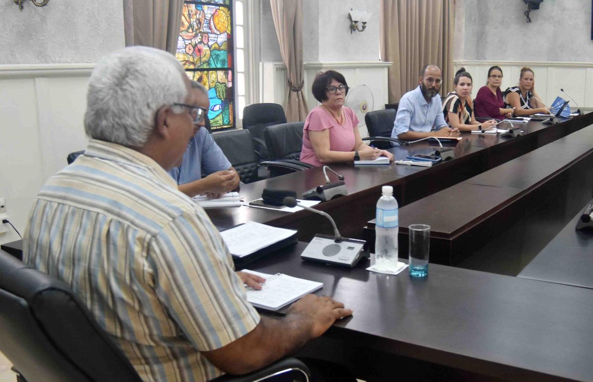 Oscar_CubaTSP's tweet photo. Reunión de la Secretaria Técnica de la Transformación Digital en el Sistema de Tribunales. Logramos mejores resultados en la organización y planificación de las diversas tareas que implica nuestra Estrategia. Cumpliremos. #MiMoncadaEsLaPatria 
@DiazCanelB @TSupremoCU 
🇨🇺 https://t.co/TIWUKV92wm
