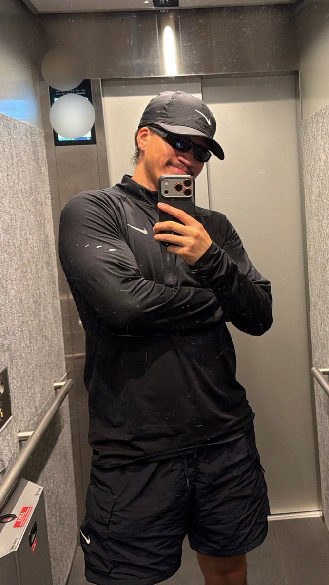 renshownu's tweet photo. always love a good mirror selfie 🤳 #forEVERJidoriDay #FEJD #PSYCHICFEVER  #繋がろフォーエバー #connectforEVER https://t.co/I1YE4eQ5vI