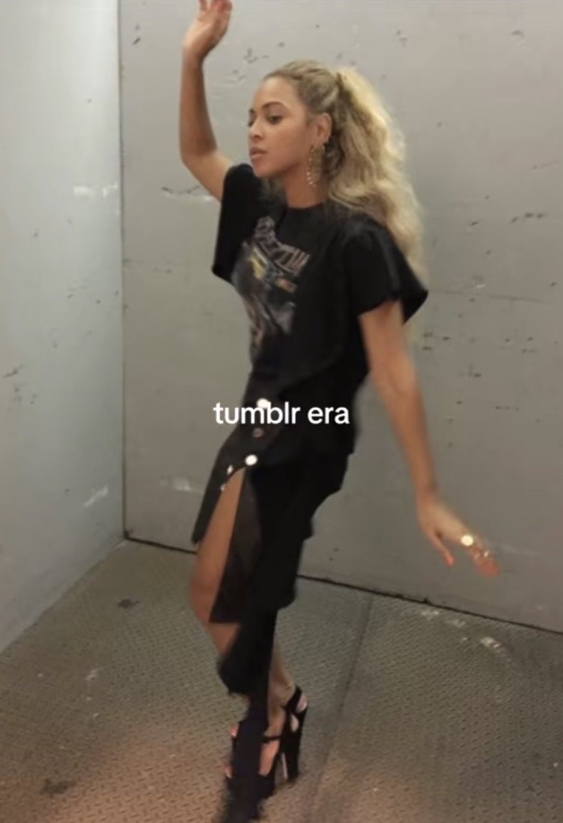 iammblueeee's tweet photo. BLUE IVY????? https://t.co/UjurZoMRL3