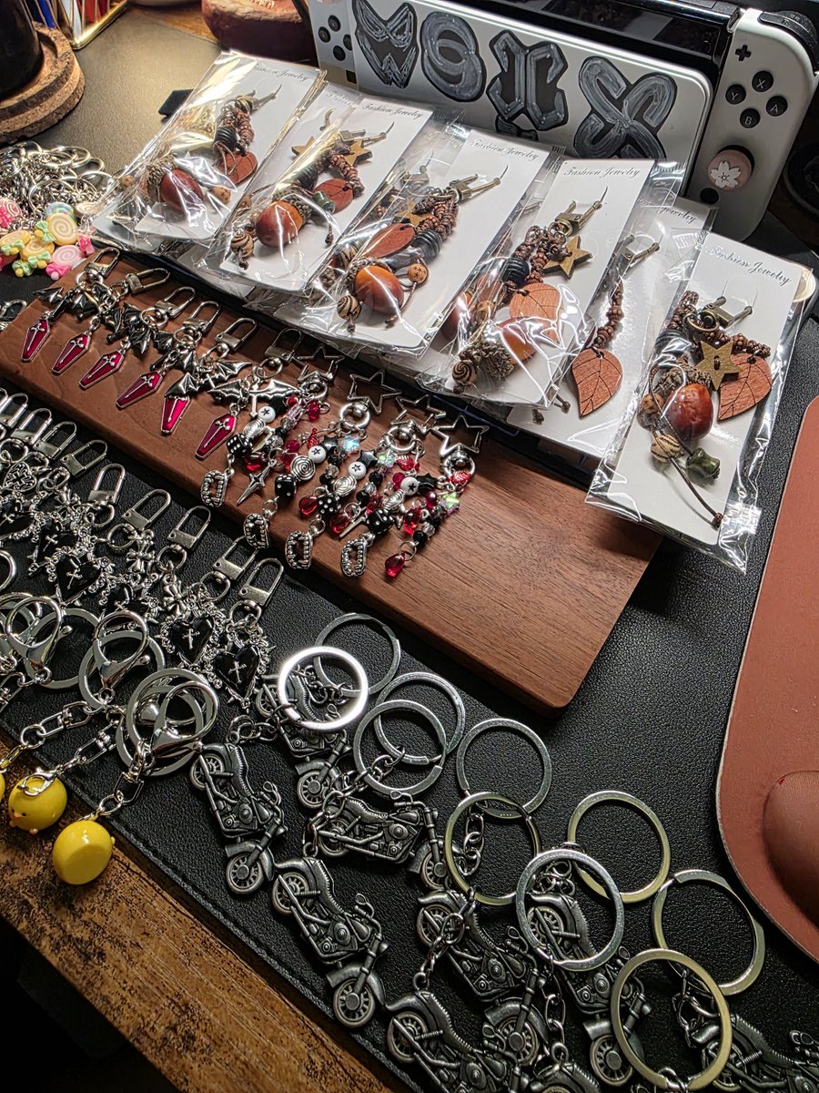 SisiwBerry28's tweet photo. Freebies for Lollapalooza are here!! See you all sa July 29/30th!!

@SB19Official #SB19 https://t.co/Osca2o5PRl