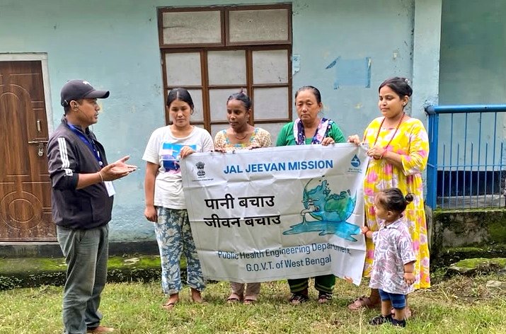 GtaPhedte's tweet photo. IEC Awareness Program is going on regarding Water Security and the collective responsibility of ensuring safe water at Darjeeling (Hill) &amp; Kalimpong District.
#JalJeevanMission 
#HarGharJal 
#WestBengal https://t.co/56Z7o3uooM