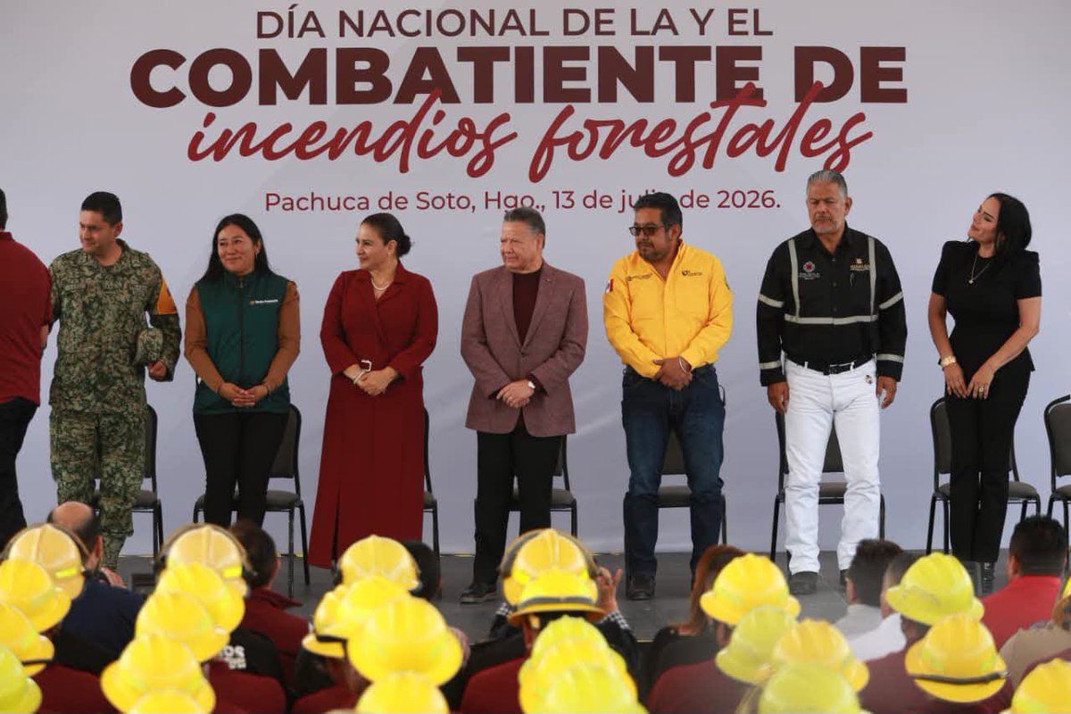 GSandovalSalas's tweet photo. Hoy rendimos homenaje a quienes hacen frente al fuego para proteger nuestros bosques y selvas 👏🌳. 

La Oficina de Representación de la @SEMARNAT_mx en #Hidalgo participó en la conmemoración del Día Nacional de la y el Combatiente de Incendios Forestales👩‍🚒🧑‍🚒, encabezada por el gobernador @juliomenchaca_, donde se entregaron reconocimientos a brigadistas e instituciones por su destacada labor durante la Temporada de #IncendiosForestales2026.

Además, se develó una escultura en honor a quienes trabajan por el cuidado de nuestros ecosistemas forestales.