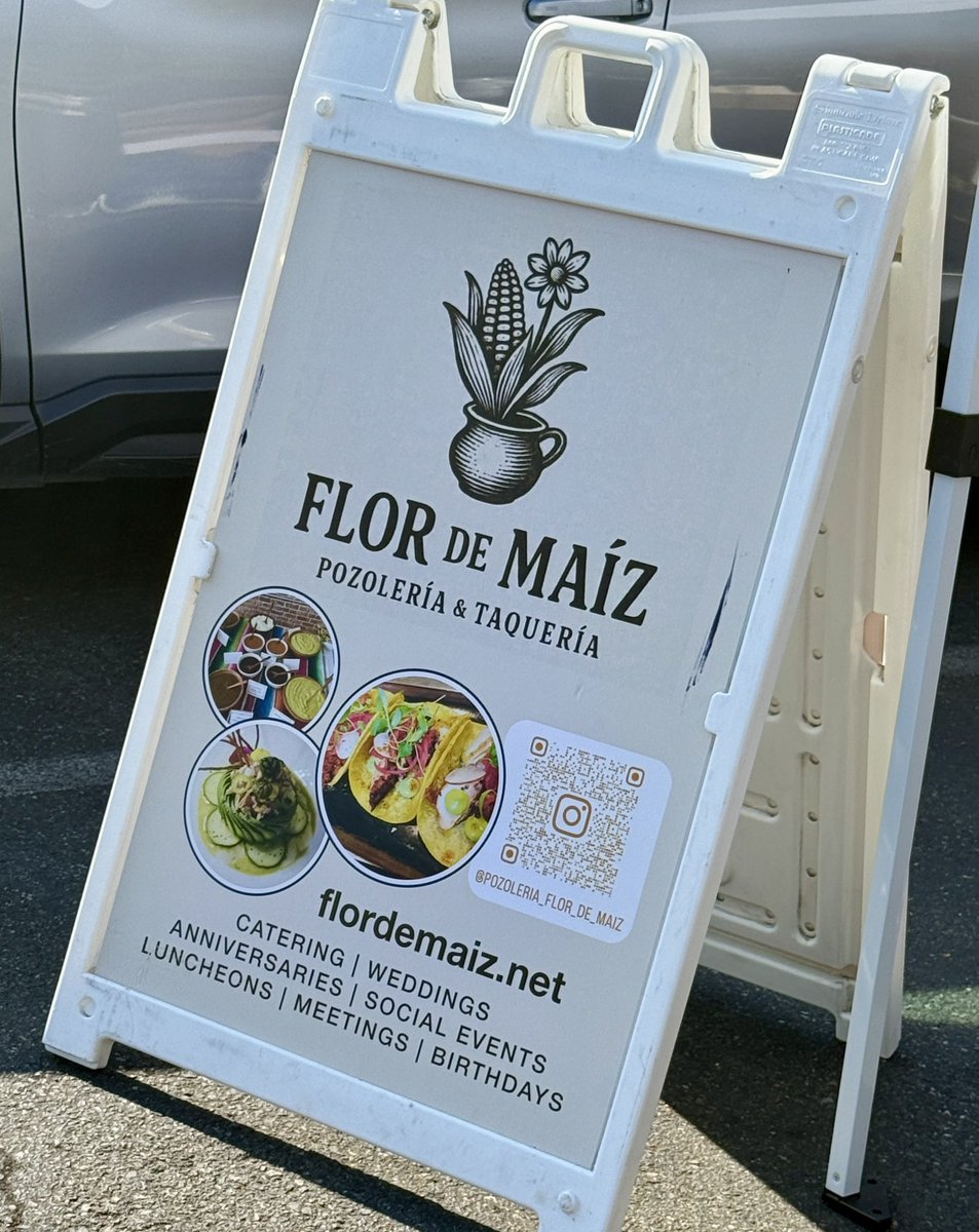 aliciainedmonds's tweet photo. Go support Luis and Yessi’s popup at Edway. Tap House in #Edmonds They’re there til 8pm tonight! I got the pozole, wings, and cheesecake! https://t.co/1hwRl35Gzx