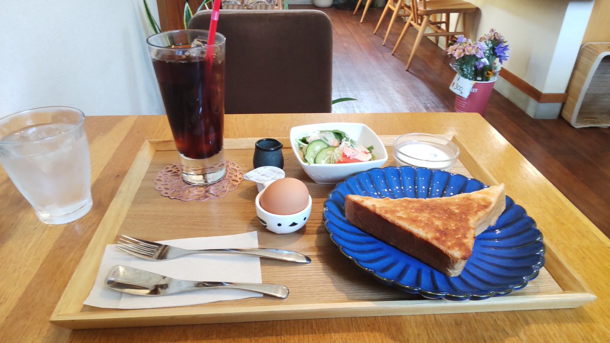 L23WlQy4Uy3NamM's tweet photo. 仕事帰りに #Mcafe で朝ごはん🍞🥤🥗
毎日毎日あっついですね🥵🥵🥵
水分、塩分しっかり補給して乗り切りましょう
今日も、良き日になりますように🙇
#丹波市柏原町 https://t.co/FMYE6qY9u1