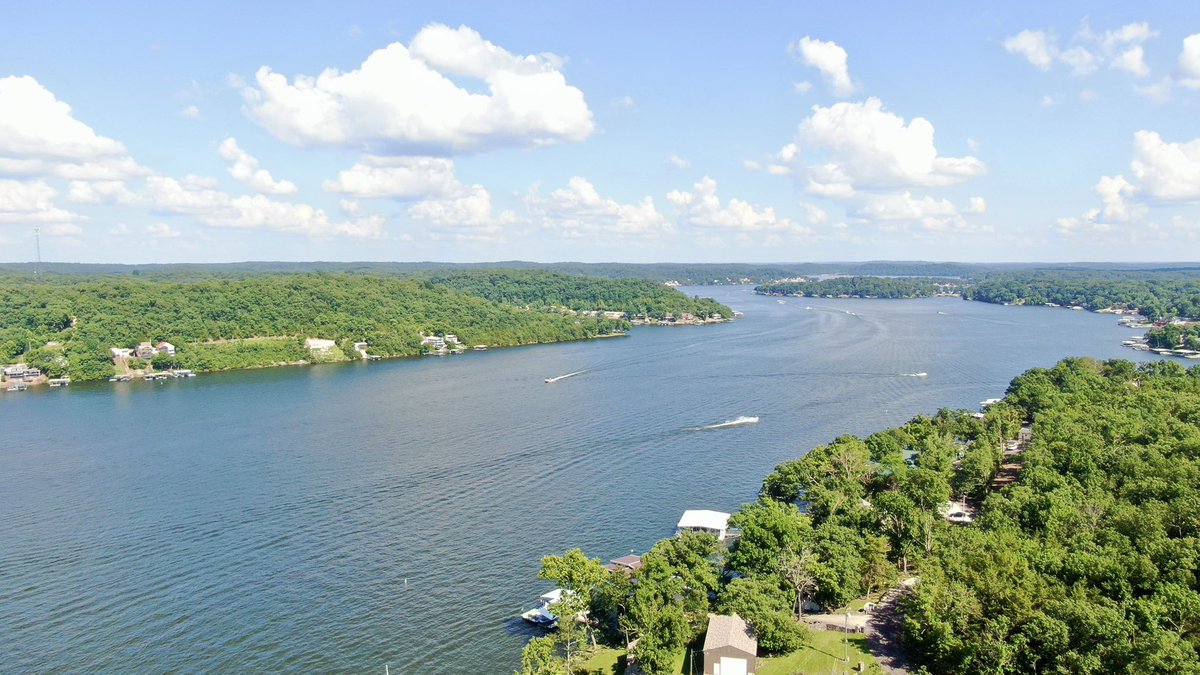 JimmyMitchyMo's tweet photo. @LOTO Lake of the Ozarks is a beautiful place. https://t.co/VsQVCOmW6E