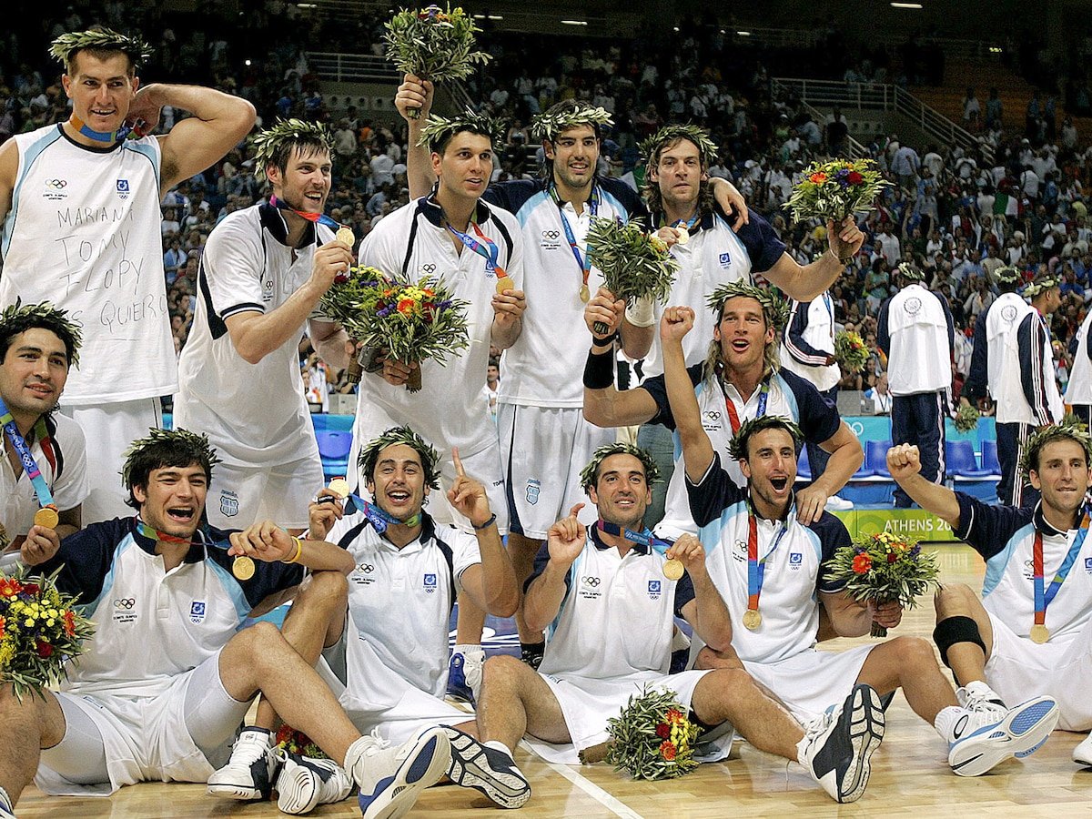 skill_sib's tweet photo. @sangreazulismo Solo estas 3 imagenes superan todos los logros de Mechico. Un pais que no gana una medalla de oro olimpica hace 12 años JAJAJAJAJA https://t.co/XDoGfZYFQK
