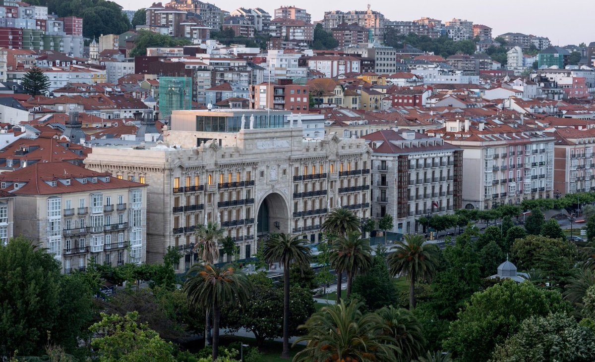 designboom's tweet photo. a bank becomes a museum.

#davidchipperfieldarchitects transforms santander's historic #peredabuilding into a public cultural destination, proving adaptive reuse can give heritage architecture an entirely new civic life.

https://t.co/f2LtrwDP5K

#architecture #adaptivereuse #museum