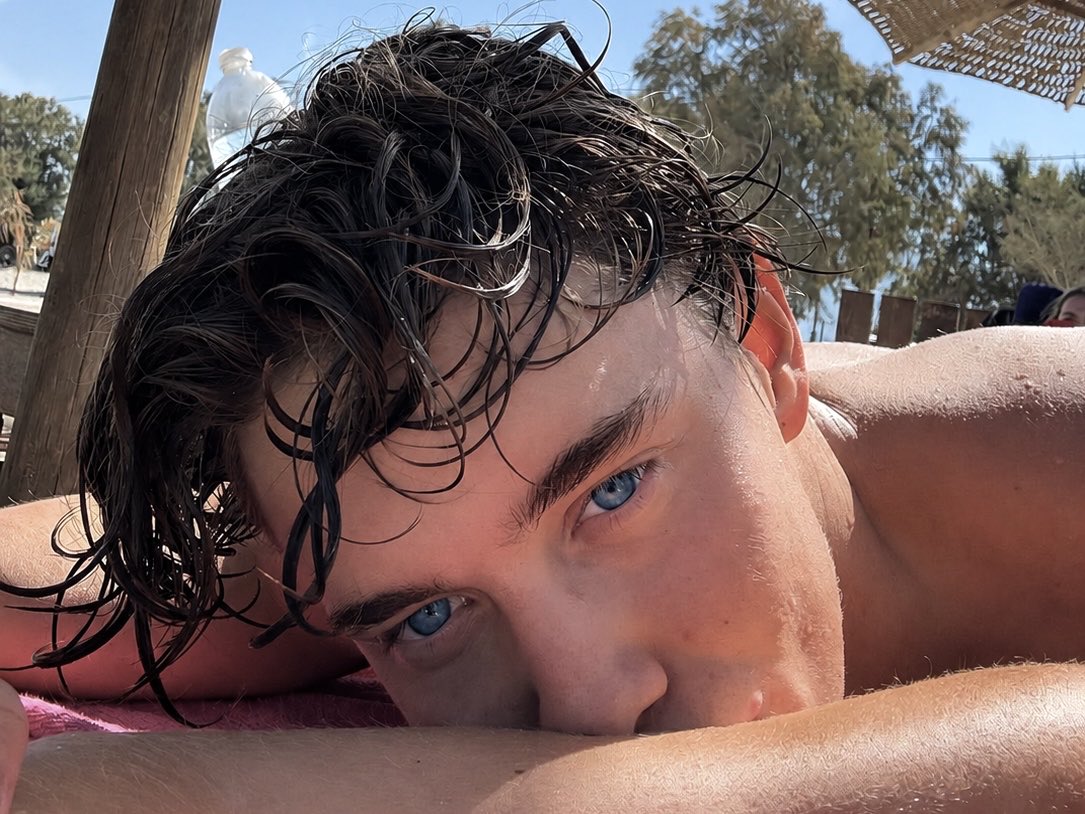 Daebckr's tweet photo. My favorite pair of ocean eyes ࣪ ᥫ᭡.ִֶָ𓂃 https://t.co/I8OYhs71EQ