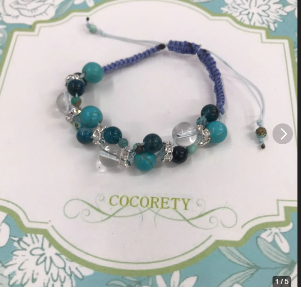 cocorety40's tweet photo. 【障害者ブランド・ココリティ】杏樹作　ブレスレット「変わりマクラメ編みのブレスレット（ブルー）」NO.5484　H

海を思わせる爽やかなターコイズとクリアビーズにマクラメ編みの紐がアクセント。シンプルなのに華やかで調整可能で日常遣いしやすいブレスレットです。
￥1,800 https://t.co/0QMIxBePxV
