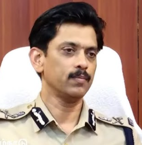 dsathyana's tweet photo. Chief Minister Joseph Vijay has once again demonstrated true responsive leadership by carefully listening to the voices of civil society. After Savukku Shankar’s relentless and well-documented campaign highlighting DVAC chief A. Arun IPS’s proximity to the erstwhile DMK regime and how this association was seriously damaging the reputation and credibility of the new TVK government, the Chief Minister has promptly removed Arun from the post. This decisive action shows that the government is not only open to independent criticism but is willing to act on it in the larger public interest.

By ensuring that a sensitive anti-corruption body like DVAC is free from any perceived links to the previous regime, CM Vijay has protected the clean image of his administration and reaffirmed his commitment to transparent and unbiased governance. This is the mark of a new-age leader who prioritizes the people’s trust over bureaucratic continuity. Congratulations to Chief Minister Vijay for proving that civil society voices matter and that the new government will not allow old shadows to darken its path.