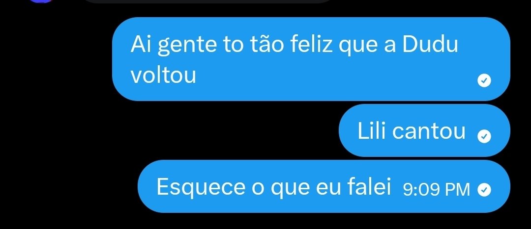 irrevelanLivvs's tweet photo. Tem diferença de 1 minuto de uma mensagem pra outra. Nunca mais falo nada nmrl😭 https://t.co/puDz2CTVqC