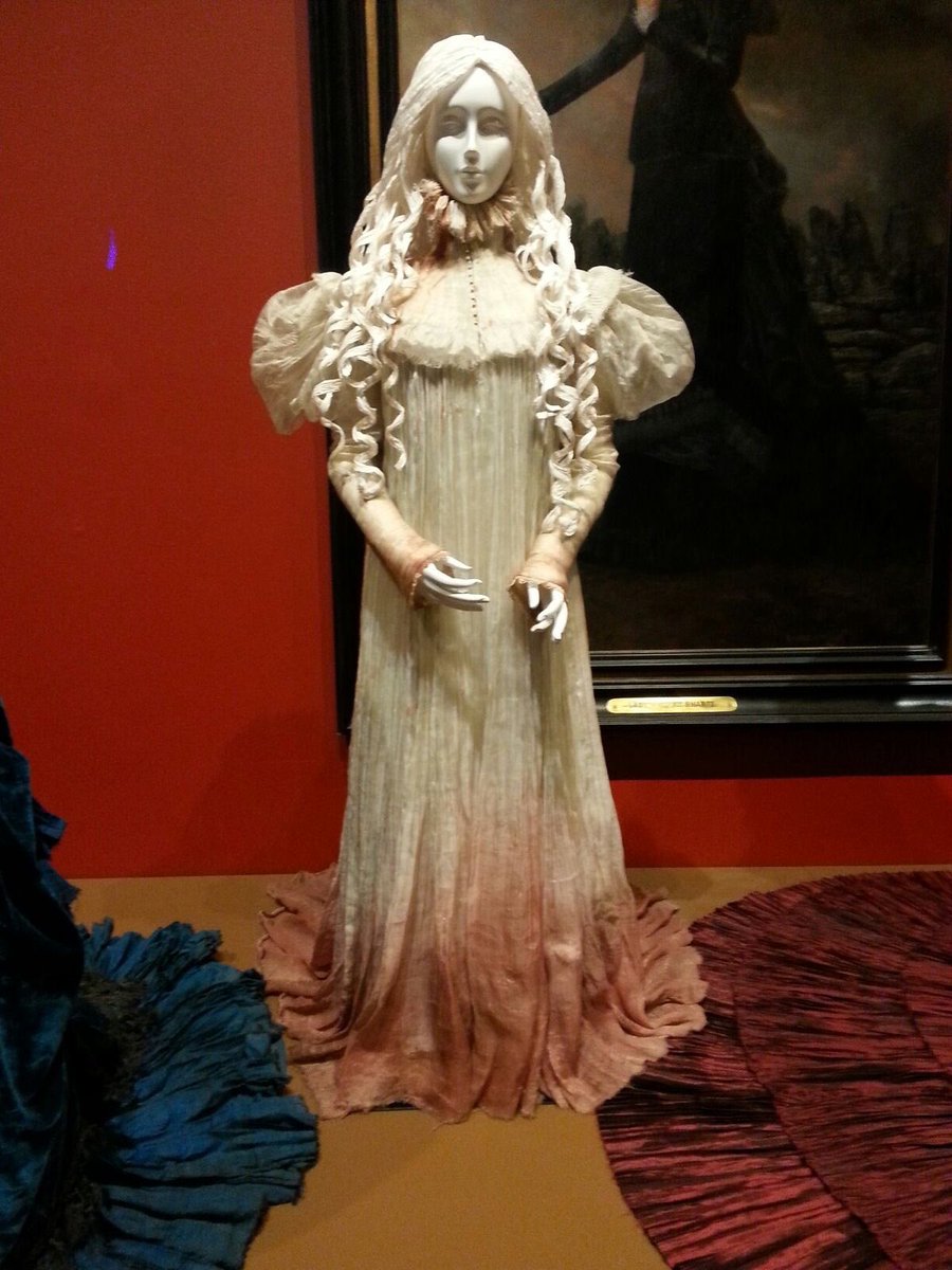 thursdayiexist's tweet photo. saving up for this dress https://t.co/g08qHBeyb8