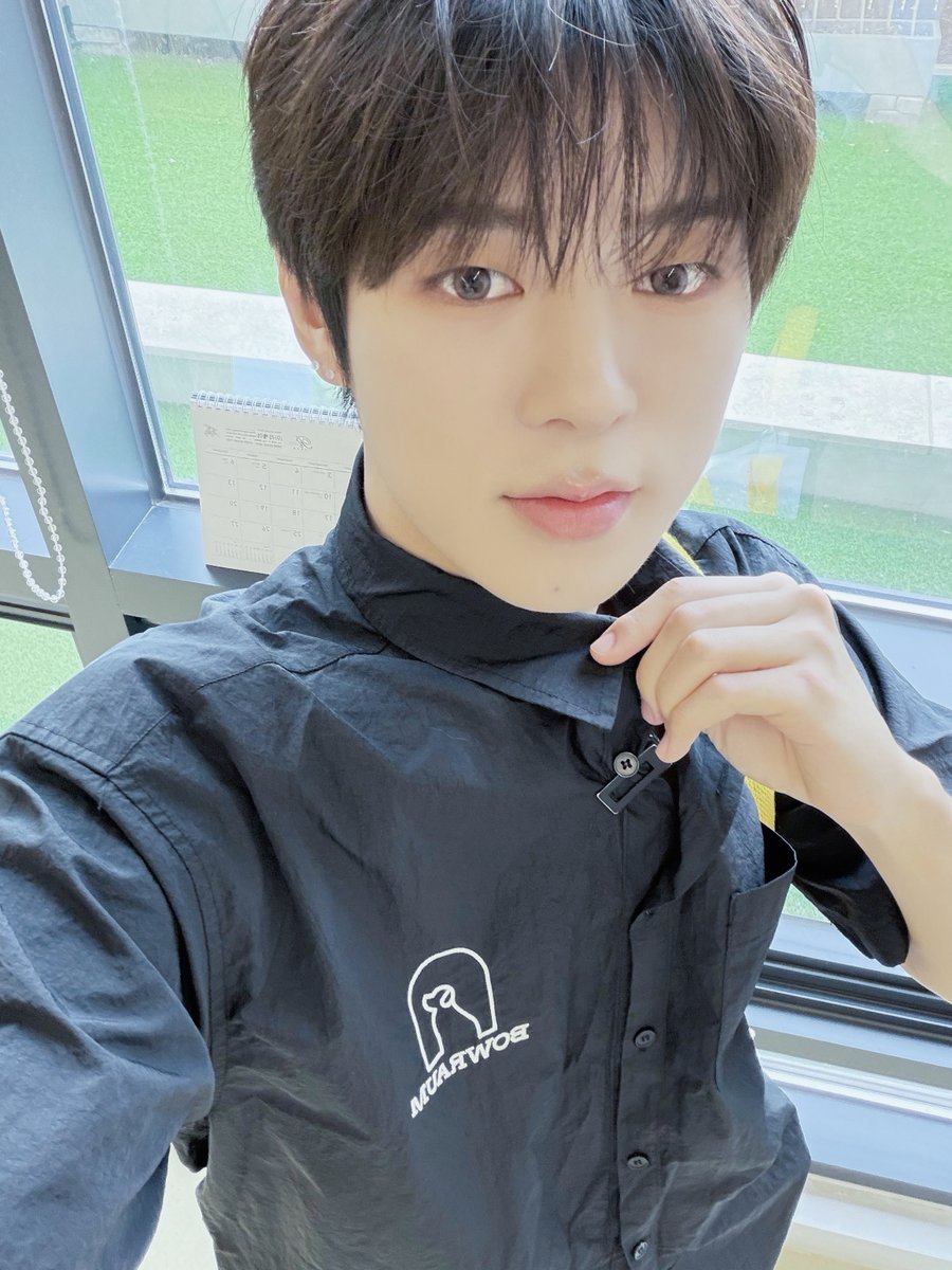 CUBE_NOWZ's tweet photo. [📸] 260714 @ 이것은 워크인가 힐링인가! 맞혀보라개🐶🐾 [장진워크] | NOWZ (나우즈) 

#NOWZ #나우즈 
#진혁 #JINHYUK 
#장진워크 https://t.co/aEcyb9sGU8