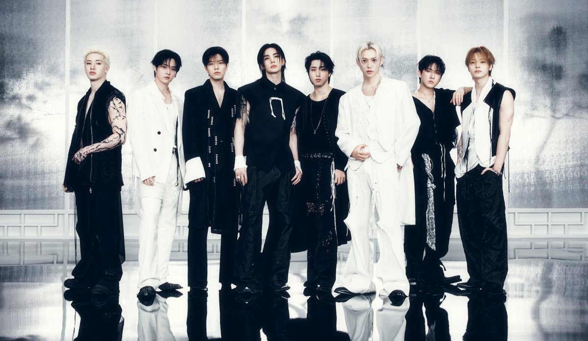 Kpop_Herald's tweet photo. JYP Entertainment's artists, including J.Y. Park, all nine members of @JYPETWICE and all eight members of @Stray_Kids, have been selected as Voting Members of the Recording Academy. 🎶

Voting Members are music creators in the recording industry who are eligible to vote for Grammy Award nominees and winners.

#JYP #TWICE #STRAYKIDS