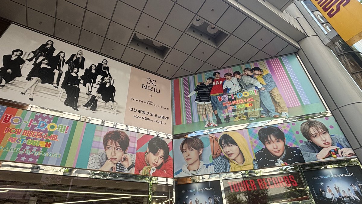 namu_jaedy's tweet photo. 渋谷がウィシまみれだった〜!!
タワレコ（11:00～）とシブツタは商品置いてあって買えそうだけど、HMVはまだ届いていみたいなので注意かな
 #NCTWISH
#NCTWISH_YO_I_DON! #NCTWISH_BOYMEETSGIRL https://t.co/rqR4rBE9Xt