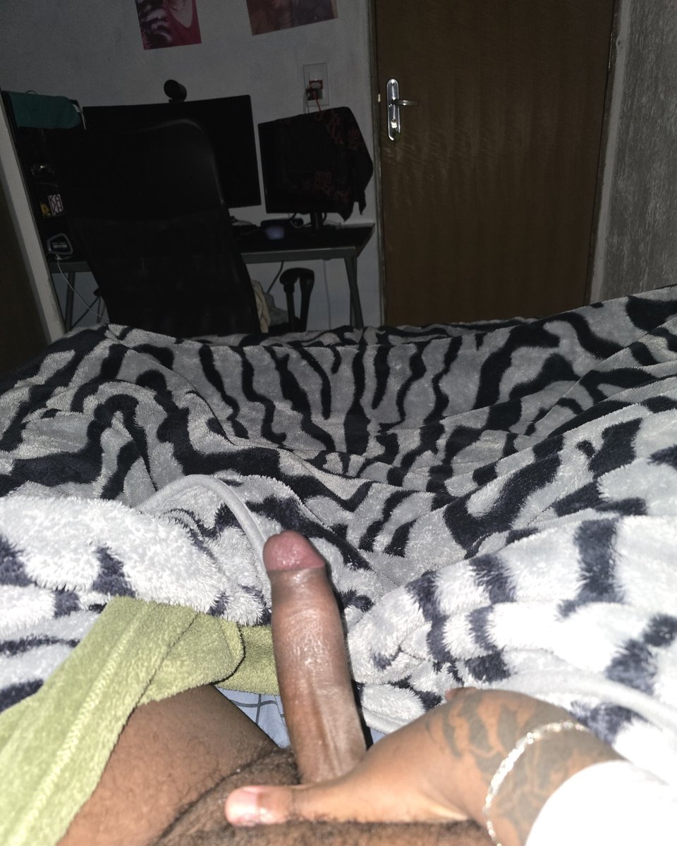 Pretinho_Capao's tweet photo. Alguém podia me esquentar nesse frio né 🤧 https://t.co/gyVTl50UMb