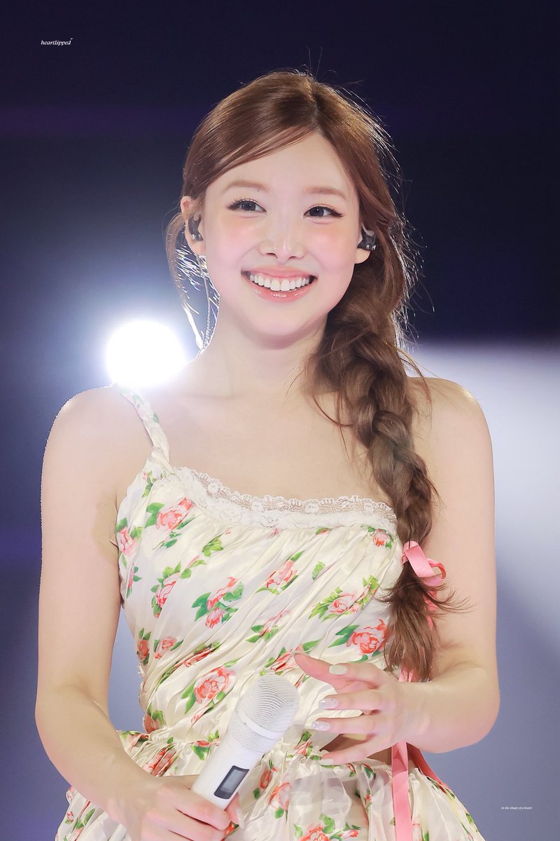 imnayeonarchive tweet picture