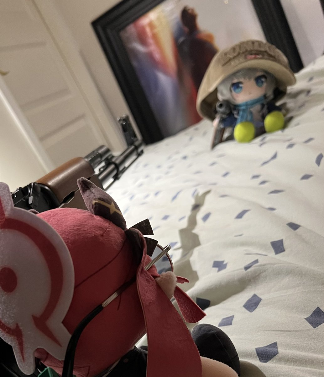 Asumaki_'s tweet photo. A standoff! The situation is looking dire! https://t.co/nbkz89ZinO