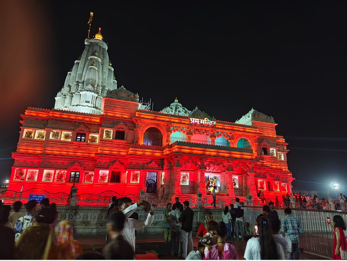 DholiMeena2's tweet photo. प्रेम पुरा हो तो श्री राम जैसा हो ओर अधूरा हो तो श्री कृष्ण जी जैसा....... बोलो मां यशोदा के लाल की जय 🙏🙏🙏 https://t.co/cXgsgqAGYs