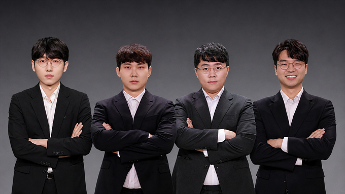 cyberoro's tweet photo. https://t.co/p8wwfBulCb

'바둑삼국지'라고도 하죠, 농심 신라면배, 예선을 통한 한국대표가 모두 선발되었습니다.  4인이 선발되었고 나머지 1인은 후원사에서 와일드카드로 선정합니다. 

#바둑삼국지 #농심신라면 
#신진서 #박정환 #신민준 #안성준 https://t.co/dkjWGRFXUc