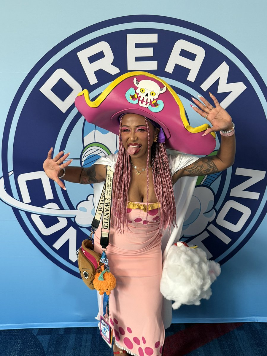 Sashababez808's tweet photo. Big Mom for Day 2 of @dreamconvention 
#dreamcon2026 #onepiece https://t.co/UQ9wSV3Dsb