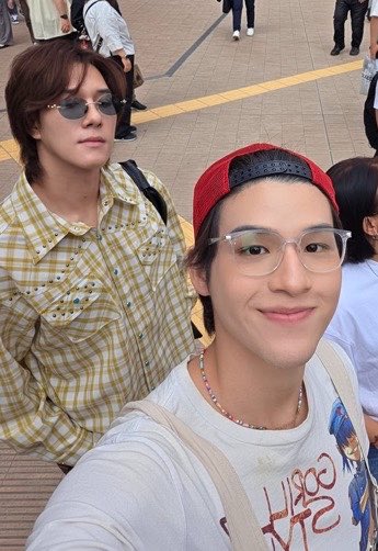 whiteedog_'s tweet photo. รีแคปทริปญี่ปุ่น เหมือนไปเดท😭😭😭😭😭😭😭😭😭😭😭😭 ดูทำแต่ละอย่าง กายคุกเข่าแล้วแม่นบ่ https://t.co/eZf4cRhRuR