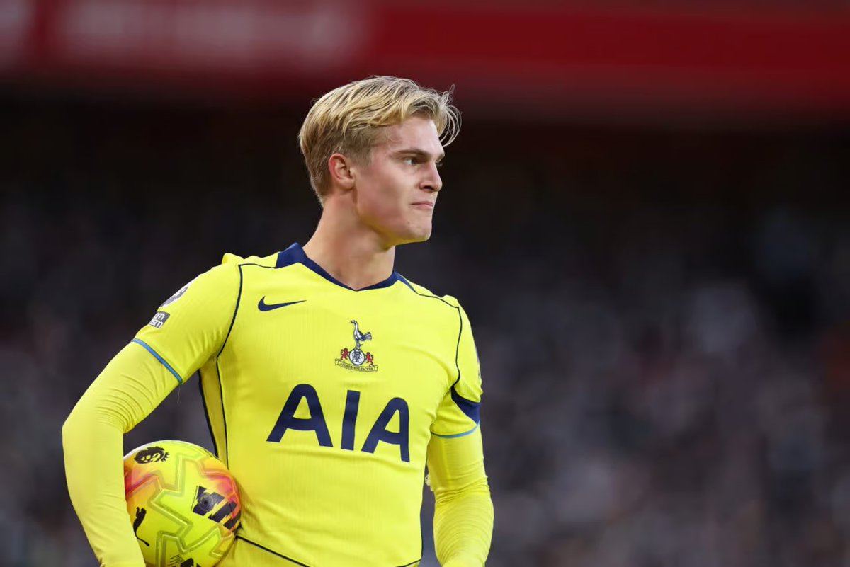 NottmForestFRA's tweet photo. 🚨🚨💣 LUCAS BERGVALL 💎🇸🇪 A EXPRIMÉ SON DÉSIR À TOTTENHAM 🏴󠁧󠁢󠁥󠁮󠁧󠁿 DE REJOINDRE NOTTINGHAM FOREST 🏴󠁧󠁢󠁥󠁮󠁧󠁿 !!! 😱😱✅

Le milieu suédois se voit très performant sous les ordres d'Oliver Glasner. 😮‍💨💎

[@Talking_spurss] #NFFC https://t.co/F1pTudBr87