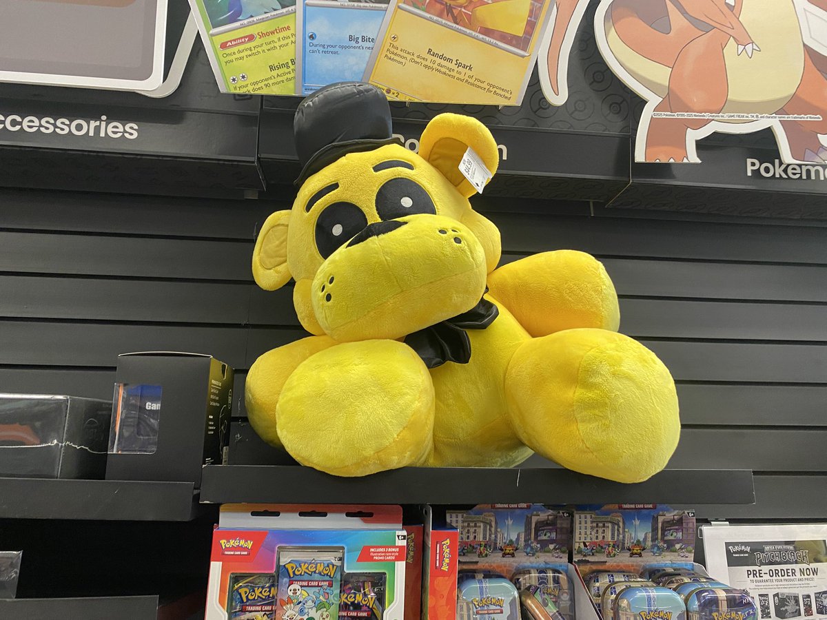 ADVENTURESONIC9's tweet photo. Big Golden Freddy plush at GameStop https://t.co/yrj7dDjOhS