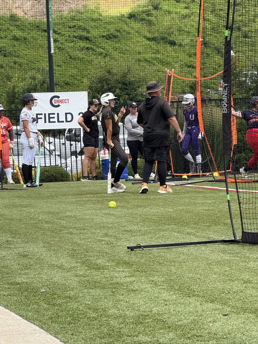 Khyleehanson25's tweet photo. I had so much fun at the @DDSBandEvents ATL Connect camp! So glad I got to meet some new faces and coaches. I can’t wait to take all the things I learned to practice and games. Also can’t wait to hopefully visit the campuses sooner than later! 
 @OSUAthletics @ConnectSports_ @UCF_Softball @FSU_Softball @Coach_Alameda @OSUcoachG @ArmorElite2029 @nhtsoftball @LineDsoftball @ExtraInningSB @D1Softball @CoastRecruitsSB @SBRRetweets @gatorjack72 @RecruitMatador @ArmorEliteFP @SoftbalAmerica