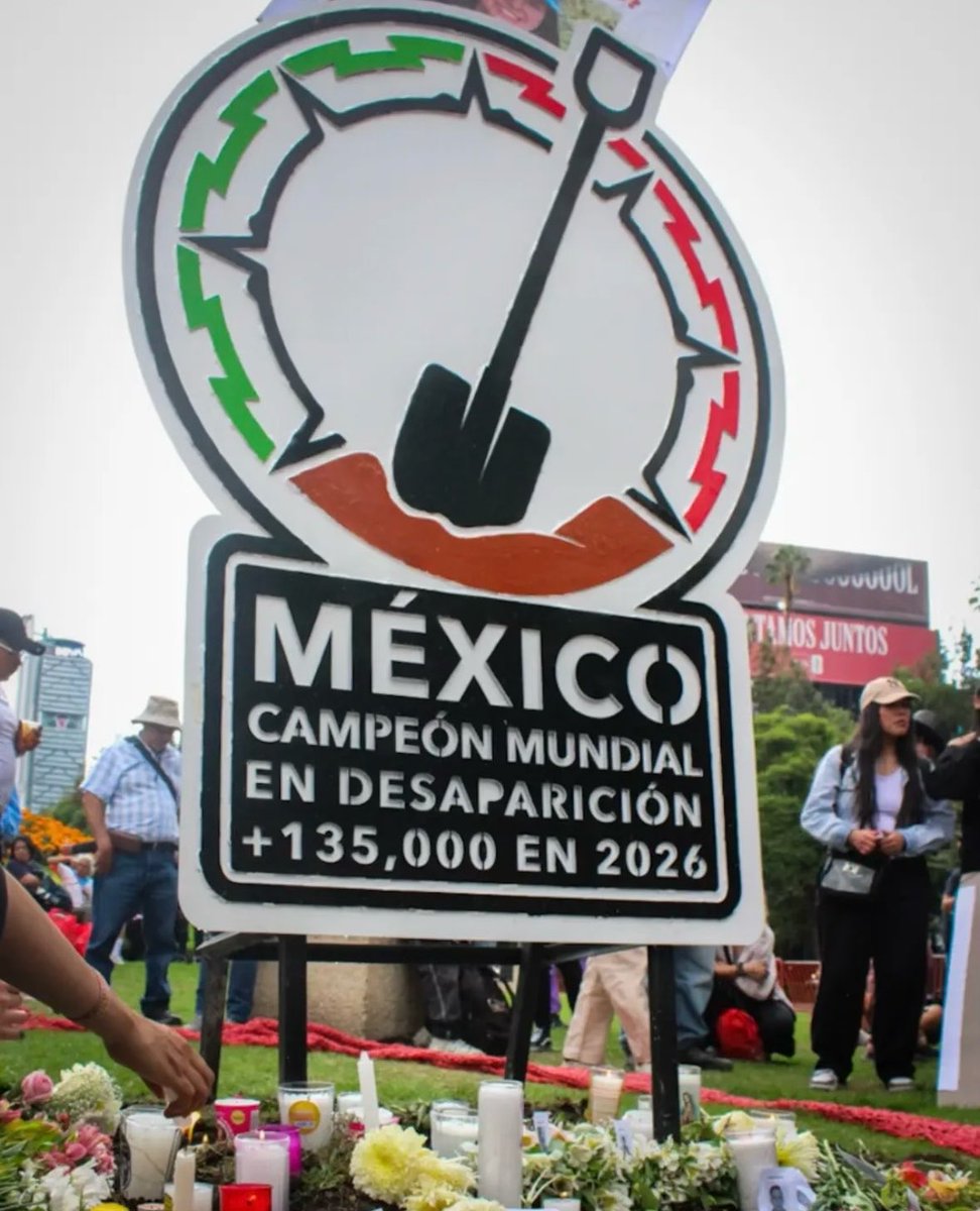 CBuburron's tweet photo. tan seguro estaba el secretario de la alargaría y gozo del mundial en la ciudad y el país que su gobierno mandó a quitar o permitió a se quitara un memorial que recuerda cuál es la realidad que se intentó ocultar por unos días de celebración : https://t.co/cwEP2NvqxN