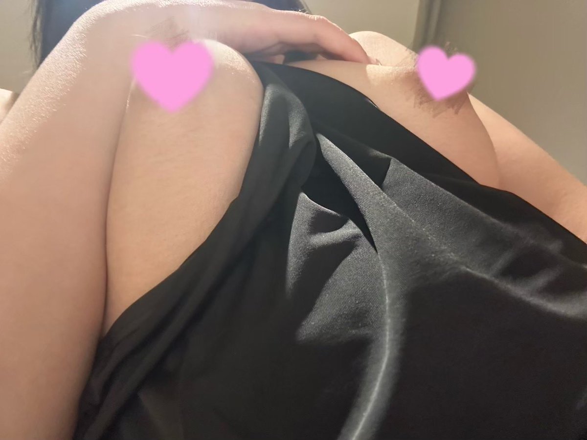 nini_nurse2005's tweet photo. 到底是哪位小精靈在捉弄我🥹

每次休假都放晴，

一輪到我上班就開始下雨☔️

上班已經夠累了，

還要跟雨一起打卡🥺

#日常
#視訊
#裸聊 https://t.co/a6O0nINQ0u